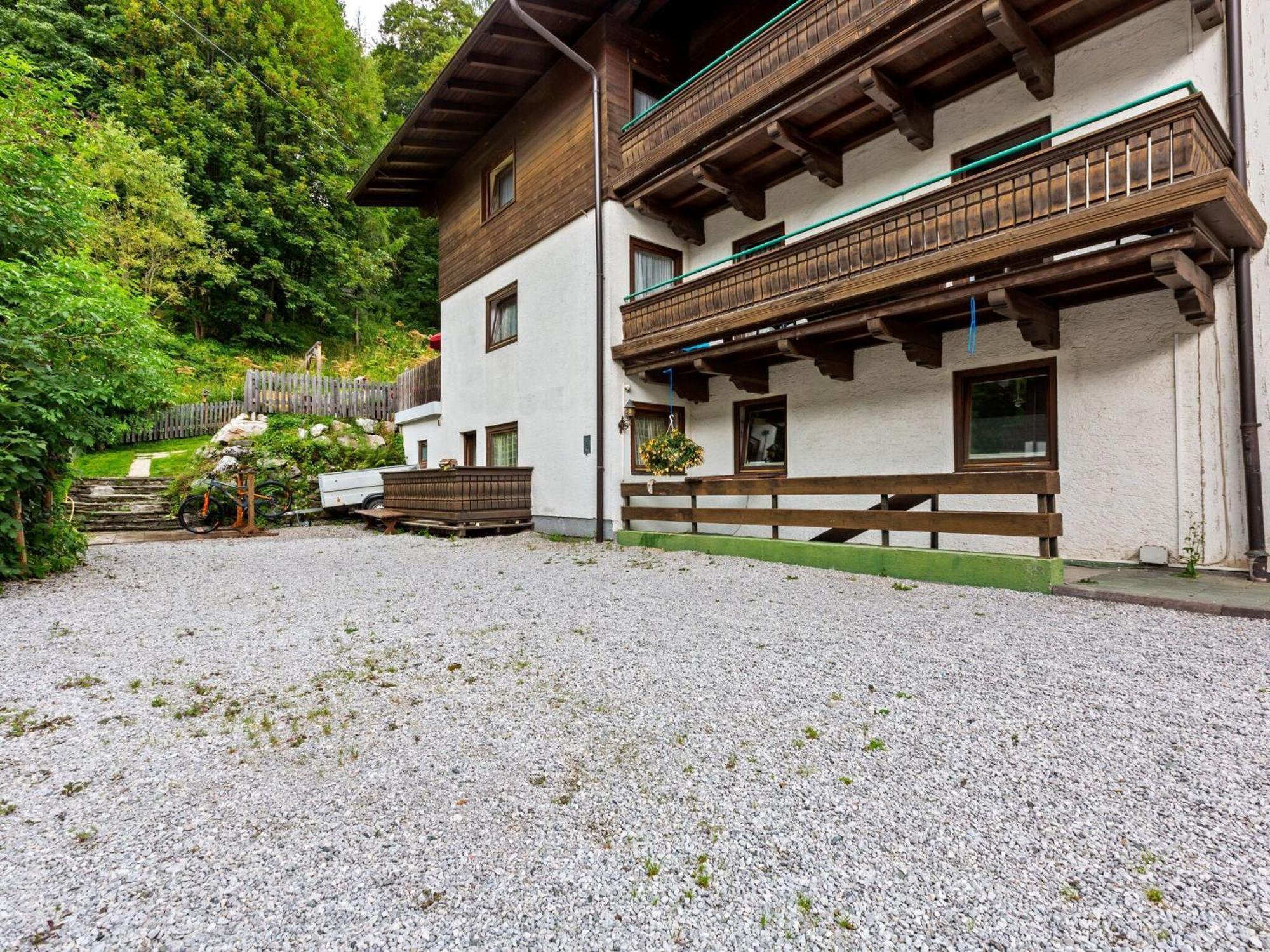 Spacious In Near Area *